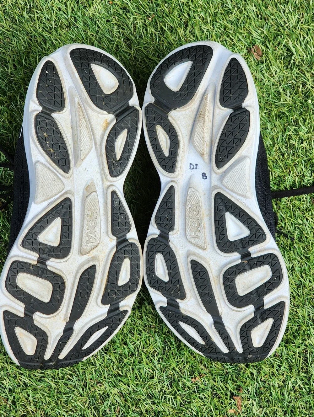 HOKA BONDI 8 - Womens Athletic Shoes - SIZE 8B